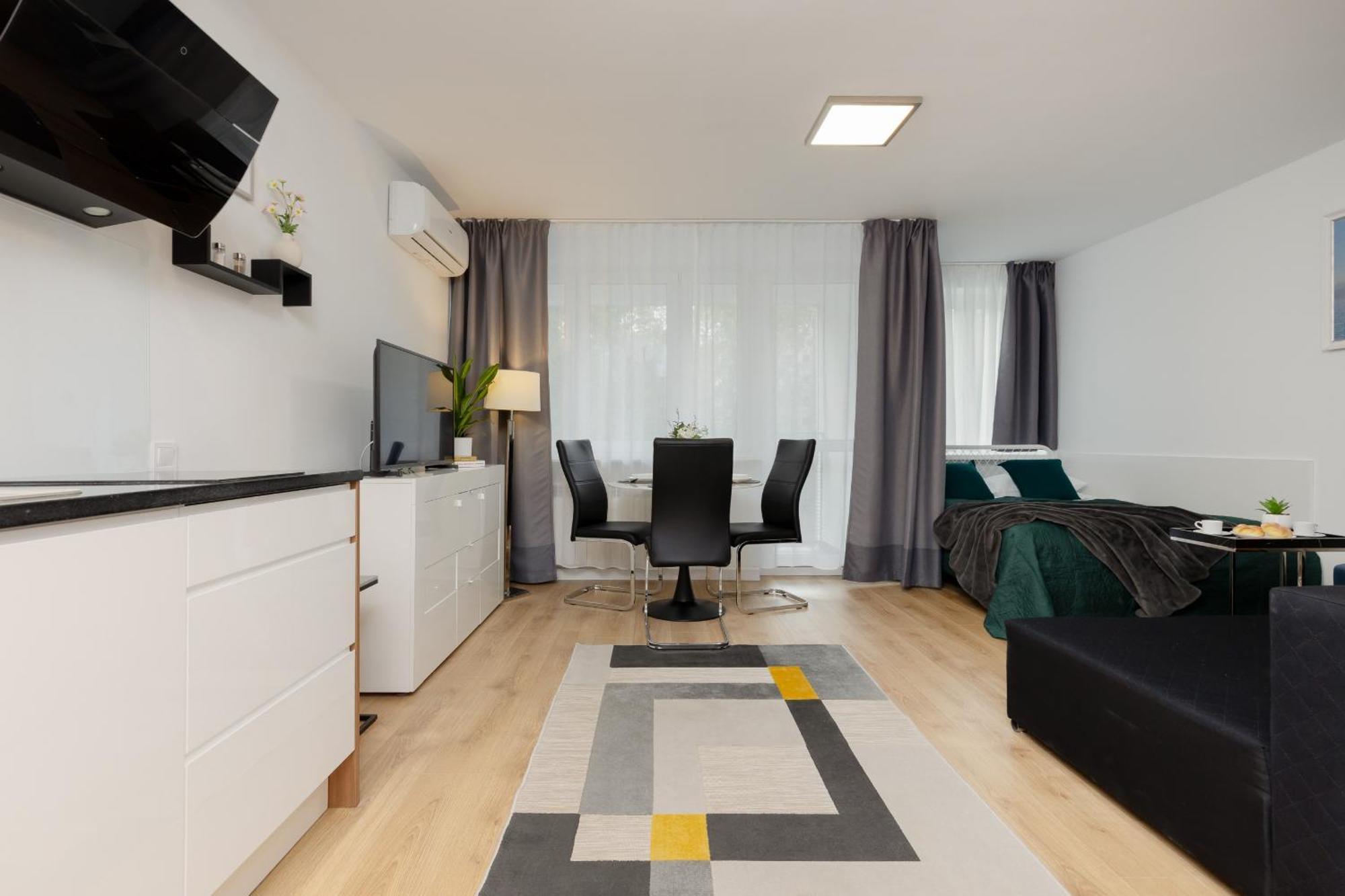 Bruna Metro Pole Mokotowskie By Renters Apartment