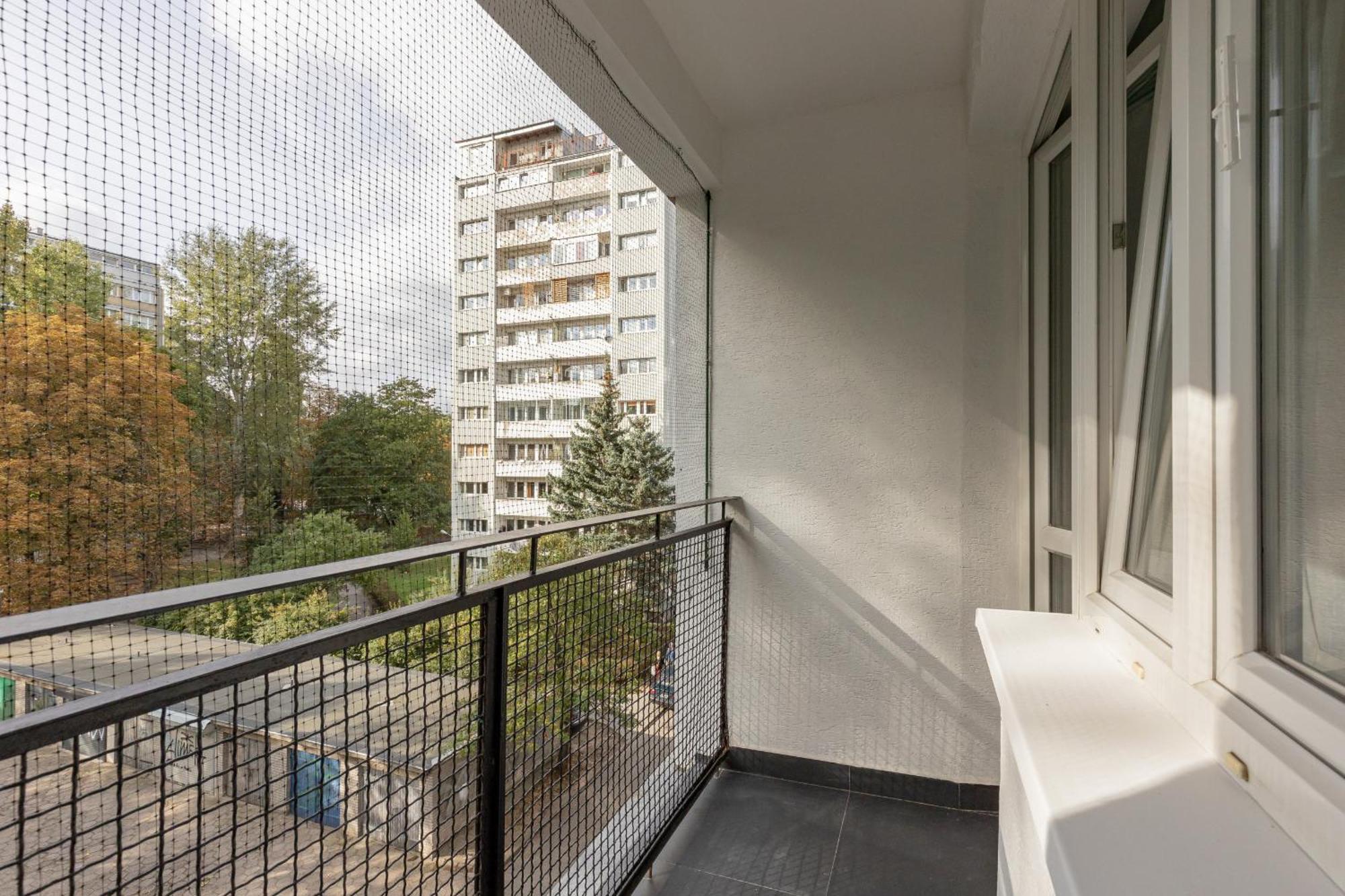 Apartment Bruna Metro Pole Mokotowskie By Renters Warsaw